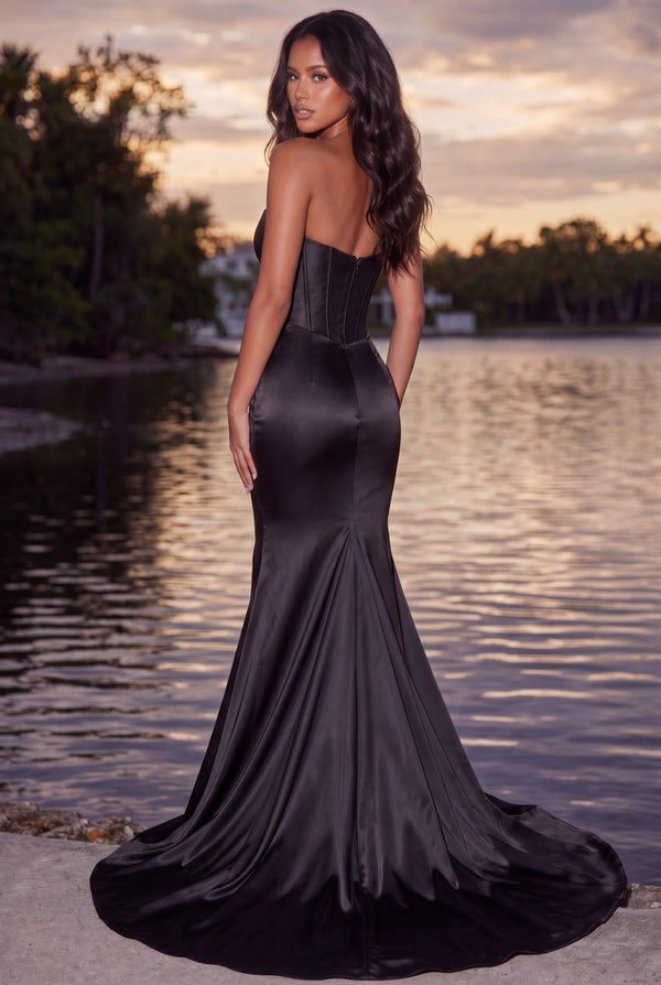 STR65 - Black